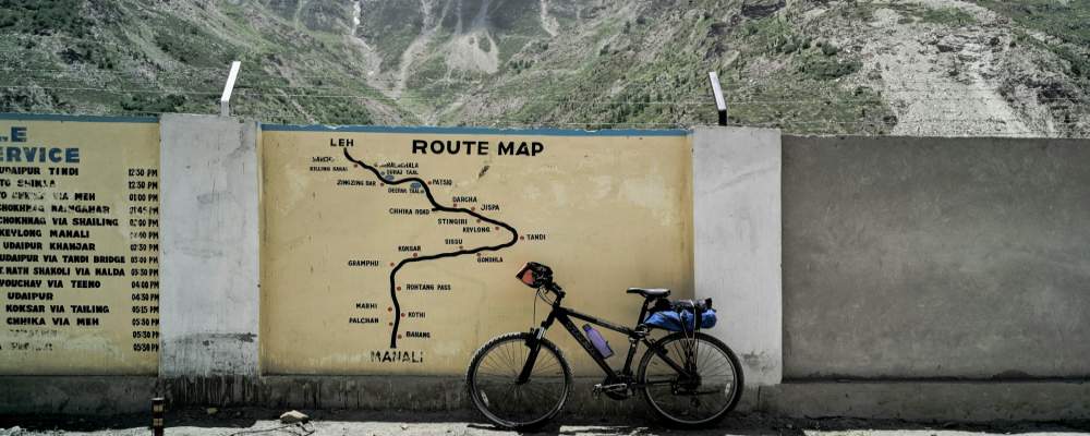The shortest route linking Manali to Leh