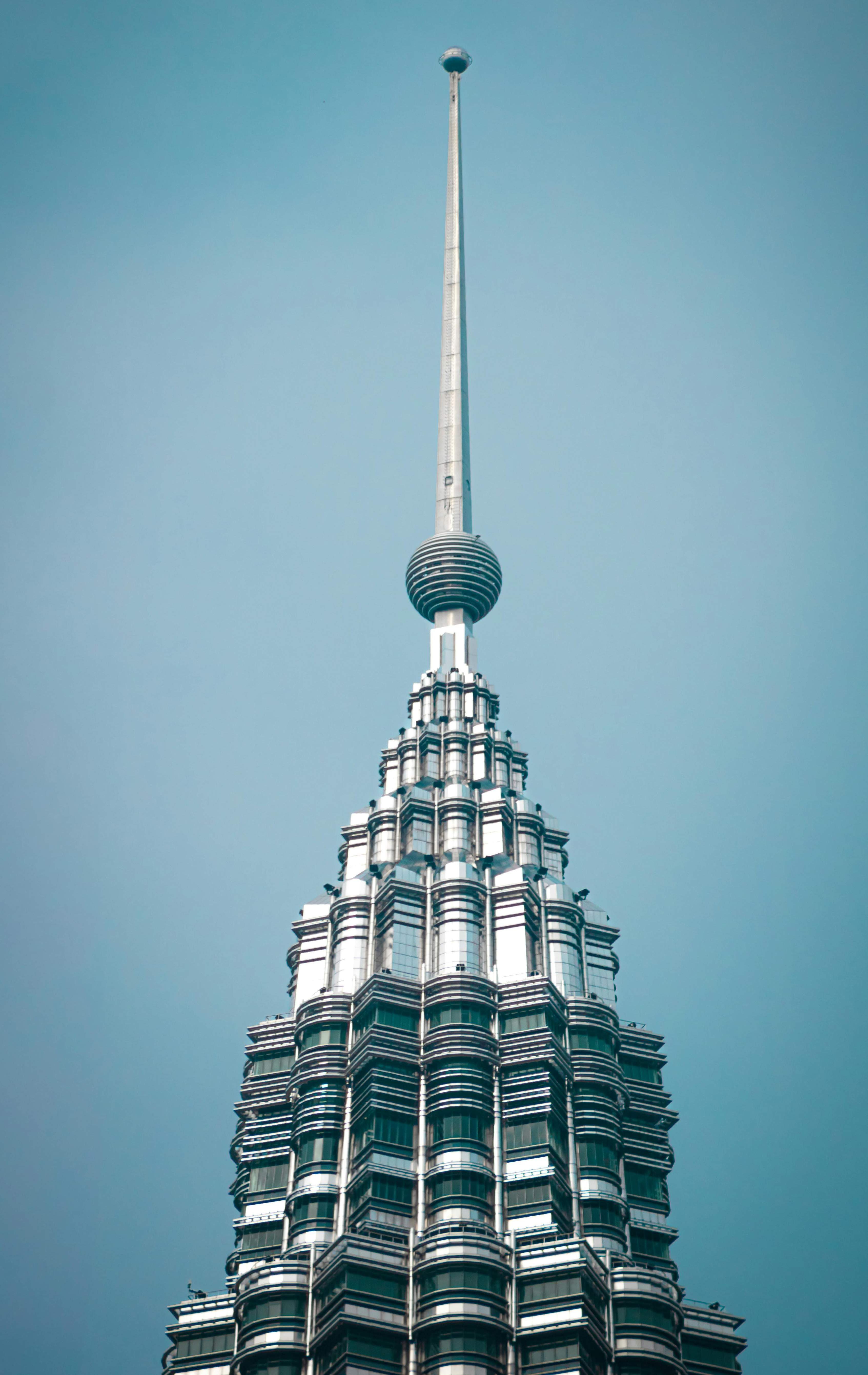 Discover the iconic Petronas Towers with our exclusive tours. Reserve now!